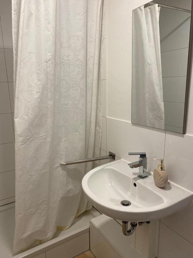 Ferienwohnung Monteurzimmer Карлсруе Екстериор снимка